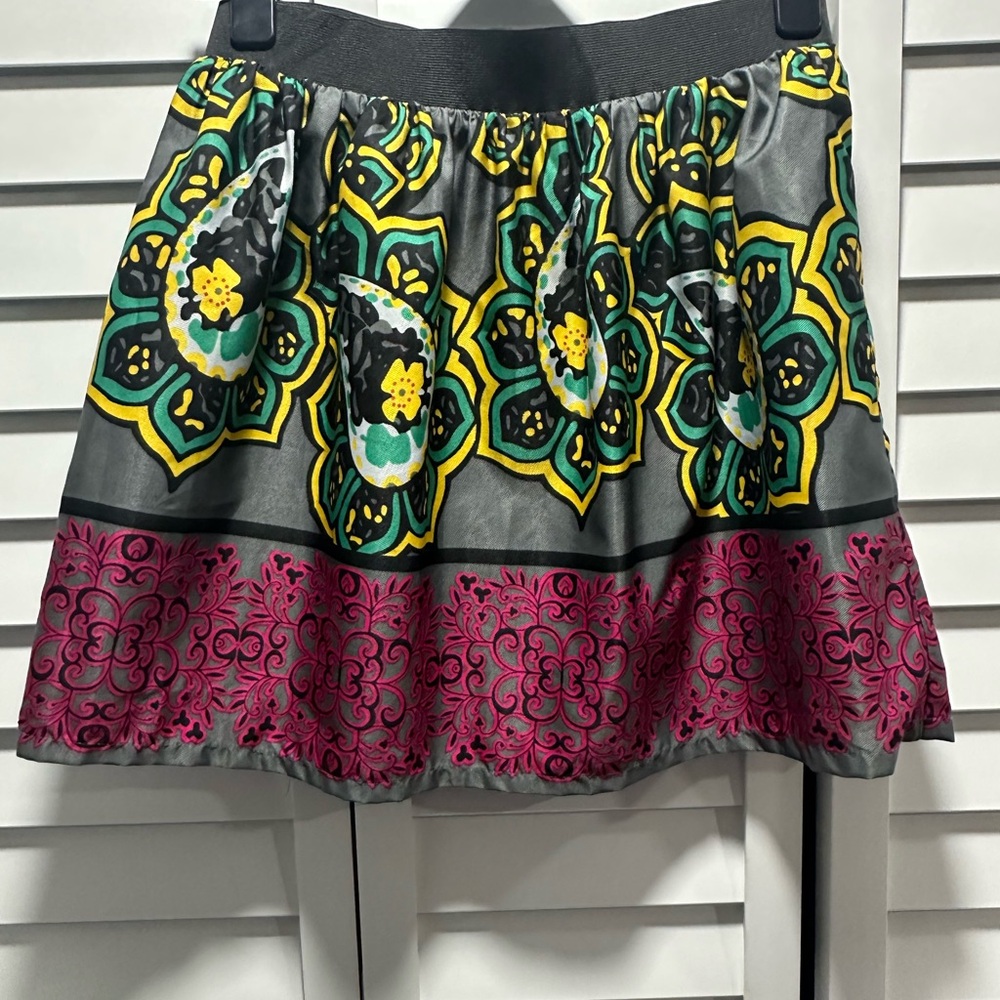 dina Gray and Yellow Floral Print Skater Skirt - size small
